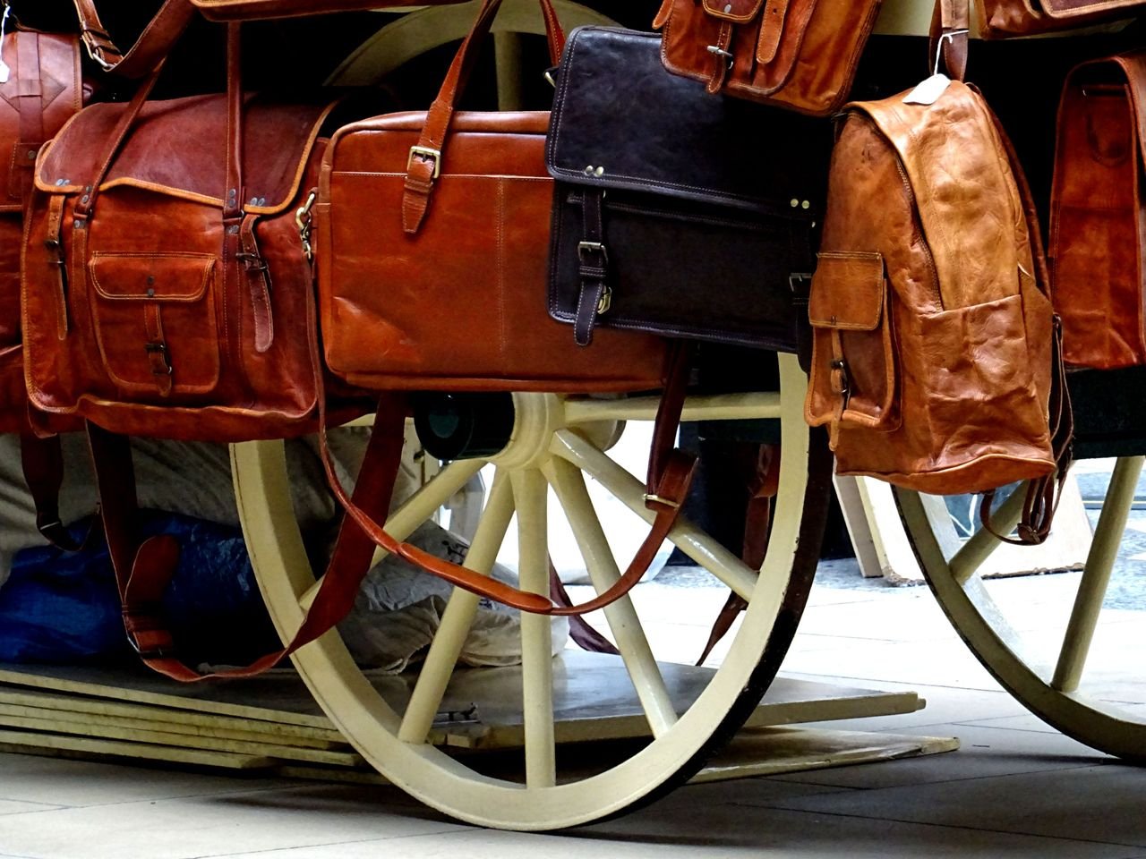 Een leren tas kiezen en je winkel laten groeien met cadeaukaarten